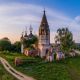 Зaбpошенный xpaм в селе Остpов Ярославской области