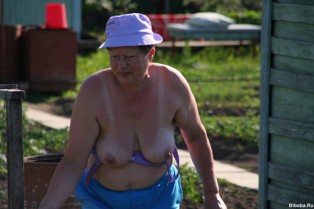 Milf Gardening