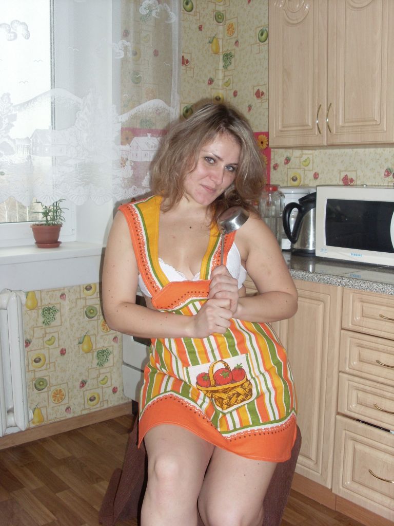 Housewife304